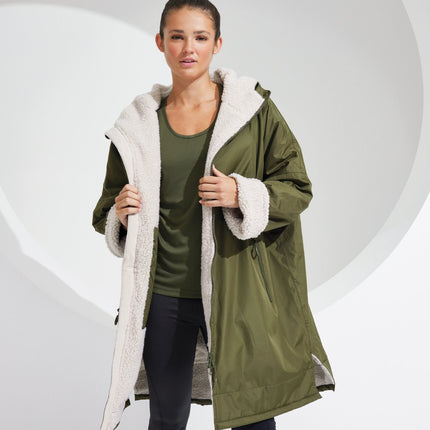 Adults TriDri® All-seasons waterproof changing robe