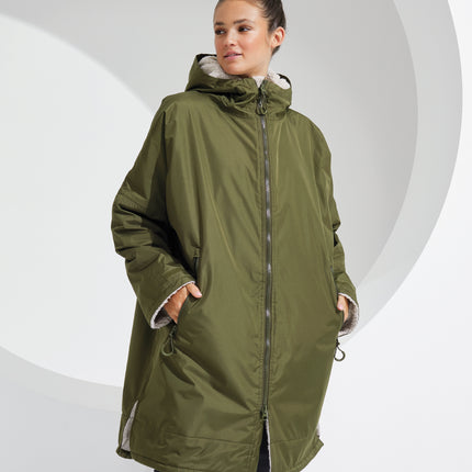 Adults TriDri® All-seasons waterproof changing robe