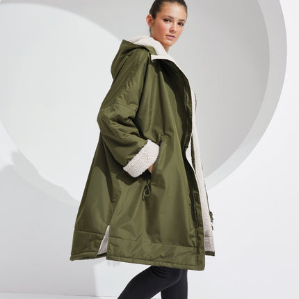 Adults TriDri® All-seasons waterproof changing robe